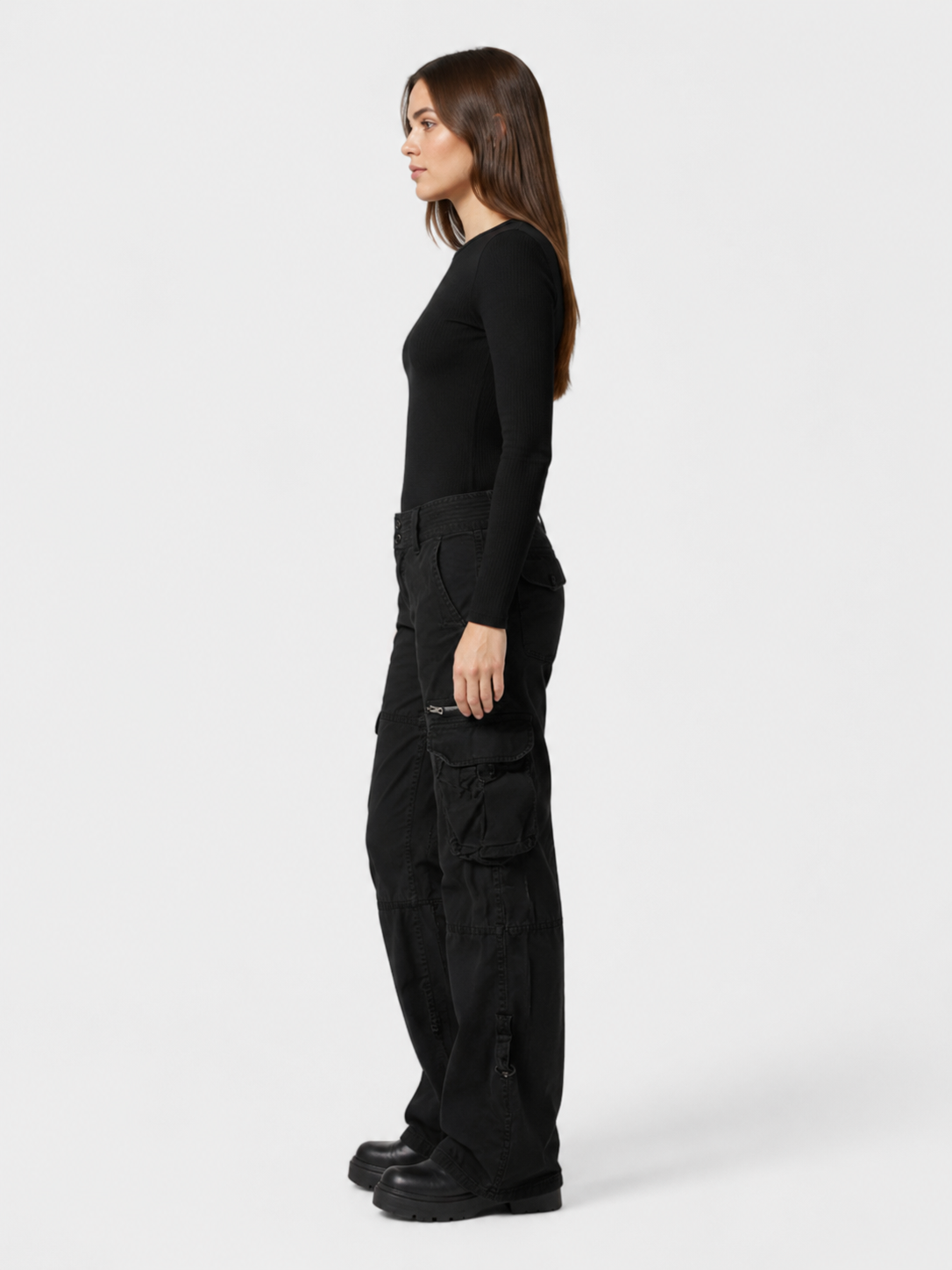 Women’s Straight-Leg Cargo Trousers with Flap Pockets