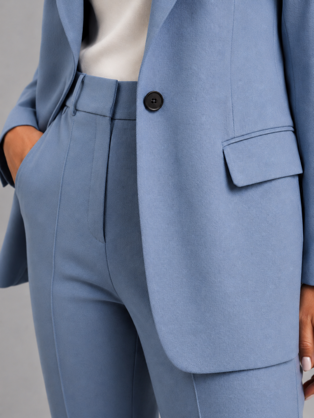 Women’s Tailored Blazer and Straight-Leg Trousers Set
